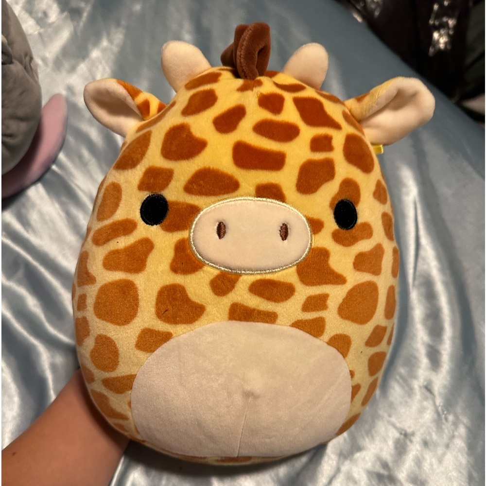 Giraffe squishmallow